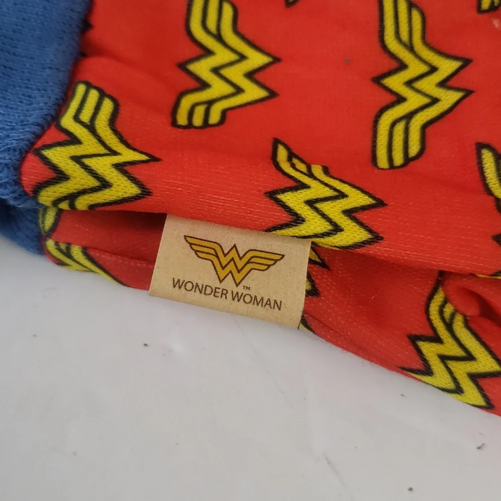 Wonder Woman Gloves NWT Children's